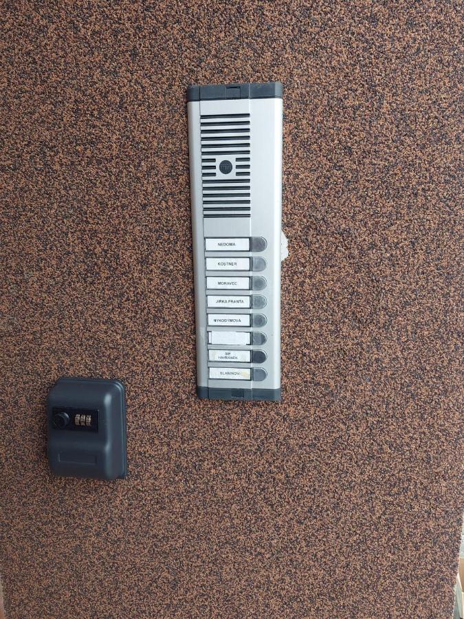 קרלובי וארי Apartment 35M2 מראה חיצוני תמונה